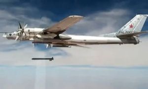 Hàng chục oanh tạc cơ Nga bốc cháy, hơn 70 lính lục quân Ukraine thương vong