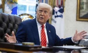 Ông Trump chỉ tuyển 'người yêu nước' vào làm công chức