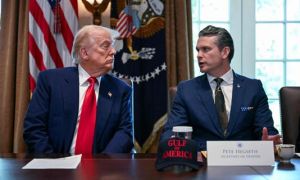 Chính quyền Trump tạm dừng viện trợ vũ khí, hệ thống phòng thủ chống drone...