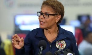 Thị trưởng Los Angeles nói ông Trump tìm cách 'tước quyền' của địa phương