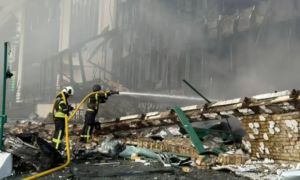 Nga tấn công quy mô lớn vào chung cư, nhà dân ở Kyiv và Odesa, gây thiệt hại...