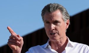 Thống đốc California: 'Ông Trump đang hủy hoại nền dân chủ Mỹ'