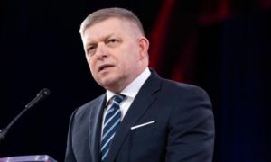 Thủ tướng Slovakia Robert Fico ngỏ ý rút khỏi NATO, sau khi cắt viện trợ quân...
