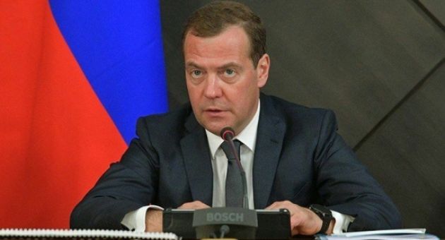 Phó Tổng thống Mỹ phản ứng gay gắt trước tuyên bố gây sốc của Medvedev về vũ...