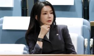 Cựu đệ nhất phu nhân Hàn Quốc bị tước bằng thạc sĩ