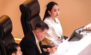 Tỉ lệ ủng hộ Thủ tướng Thái Lan chỉ còn 9,2%