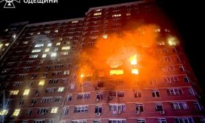 Quân xâm lược Nga tấn công phá hoại Ukraine dữ dội, tiêm kích F-16 bị rơi