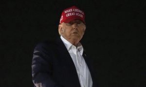 Ông Trump đề cập khả năng siết lệnh trừng phạt Nga