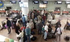 UAV Ukraine tấn công khắp nước Nga khiến hàng trăm chuyến bay ở Moskva bị hủy