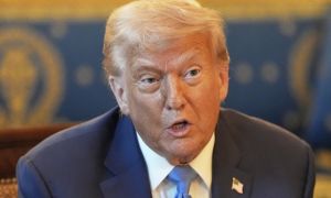 Donald Trump bất ngờ đổi ý, nói gửi thêm vũ khí cho Ukraine