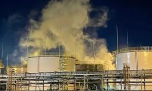 Ukraine tuyên bố tấn công hai nhà máy quan trọng của Nga