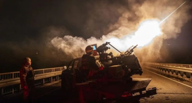 Ukraine phát động cuộc tấn công mở rộng vào Nga, Moscow, St. Petersburg rung...