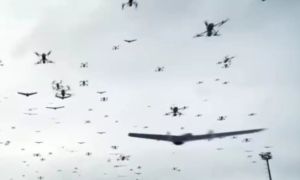 Bầy đàn máy bay không người lái của Ukraine lao đến tấn công thủ đô Moscow của...