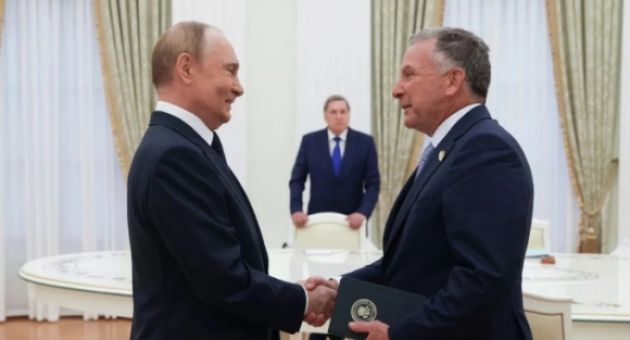 Báo Mỹ nói ông Putin tặng huân chương cho con trai quan chức CIA