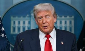 Ông Trump sẽ xem xét áp thuế Trung Quốc vì mua dầu Nga trong 2-3 tuần tới