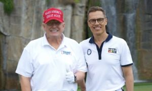 Tổng thống Phần Lan và mối quan hệ golf với Trump: Chìa khóa thay đổi chính...