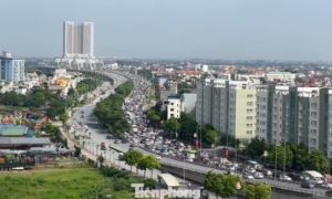 Phương tiện tăng gấp 2-3 lần, cửa ngõ Hà Nội và cao tốc ùn tắc kéo dài