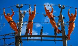 Bộ Chính trị: Cơ cấu lại ngành điện để người dân được lựa chọn đơn vị cung cấp