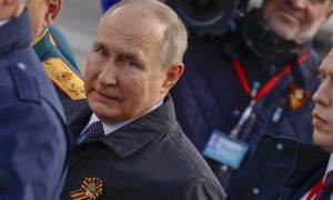 Phe diều hâu quay lưng với Điện Kremlin, ủng hộ ông Putin lung lay