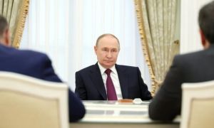 Putin sẵn sàng đánh đổi kinh tế Nga vì ảo tưởng chiến thắng ở Ukraine và khát...